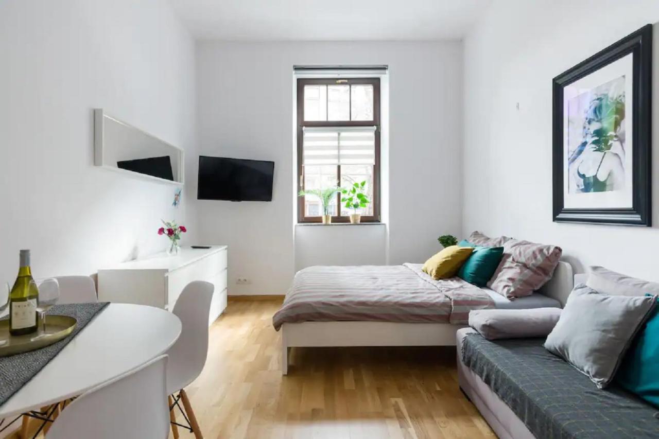 Discover Krakow Apartments - 5 Borowickiej St - Studio Next To Opera And Unity Centre Exterior photo