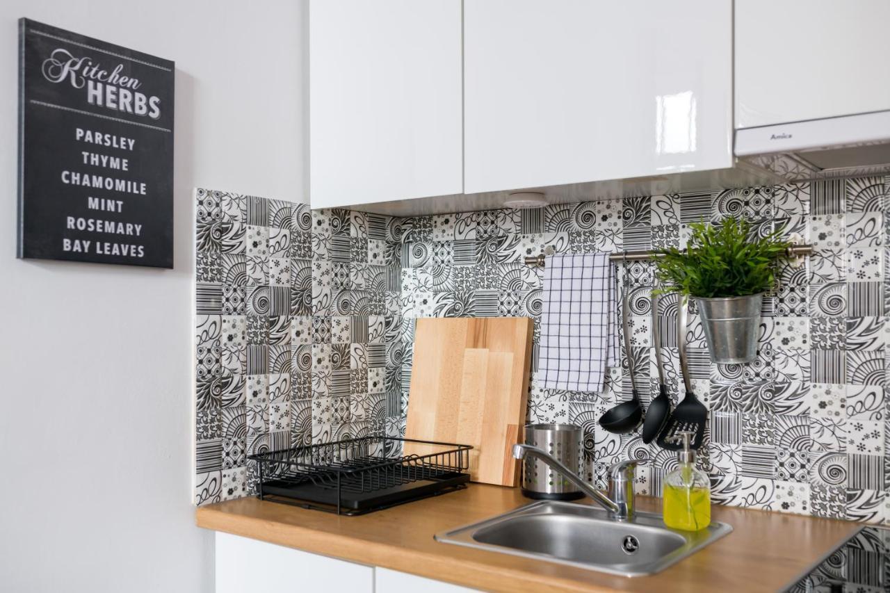 Discover Krakow Apartments - 5 Borowickiej St - Studio Next To Opera And Unity Centre Exterior photo