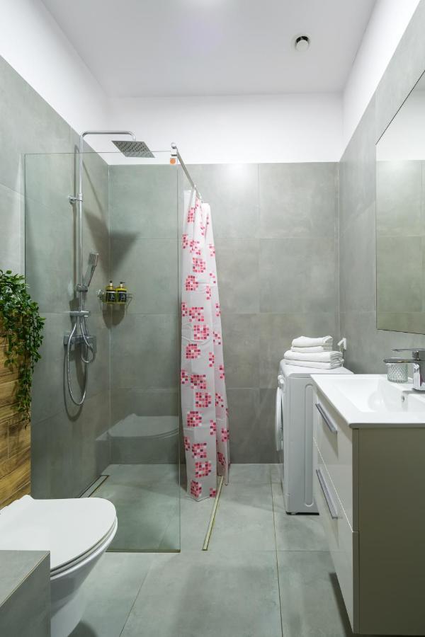 Discover Krakow Apartments - 5 Borowickiej St - Studio Next To Opera And Unity Centre Exterior photo